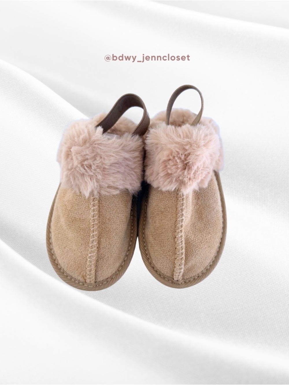 🆕 w/o tags Cozy Tan Baby Booties with Faux Fur